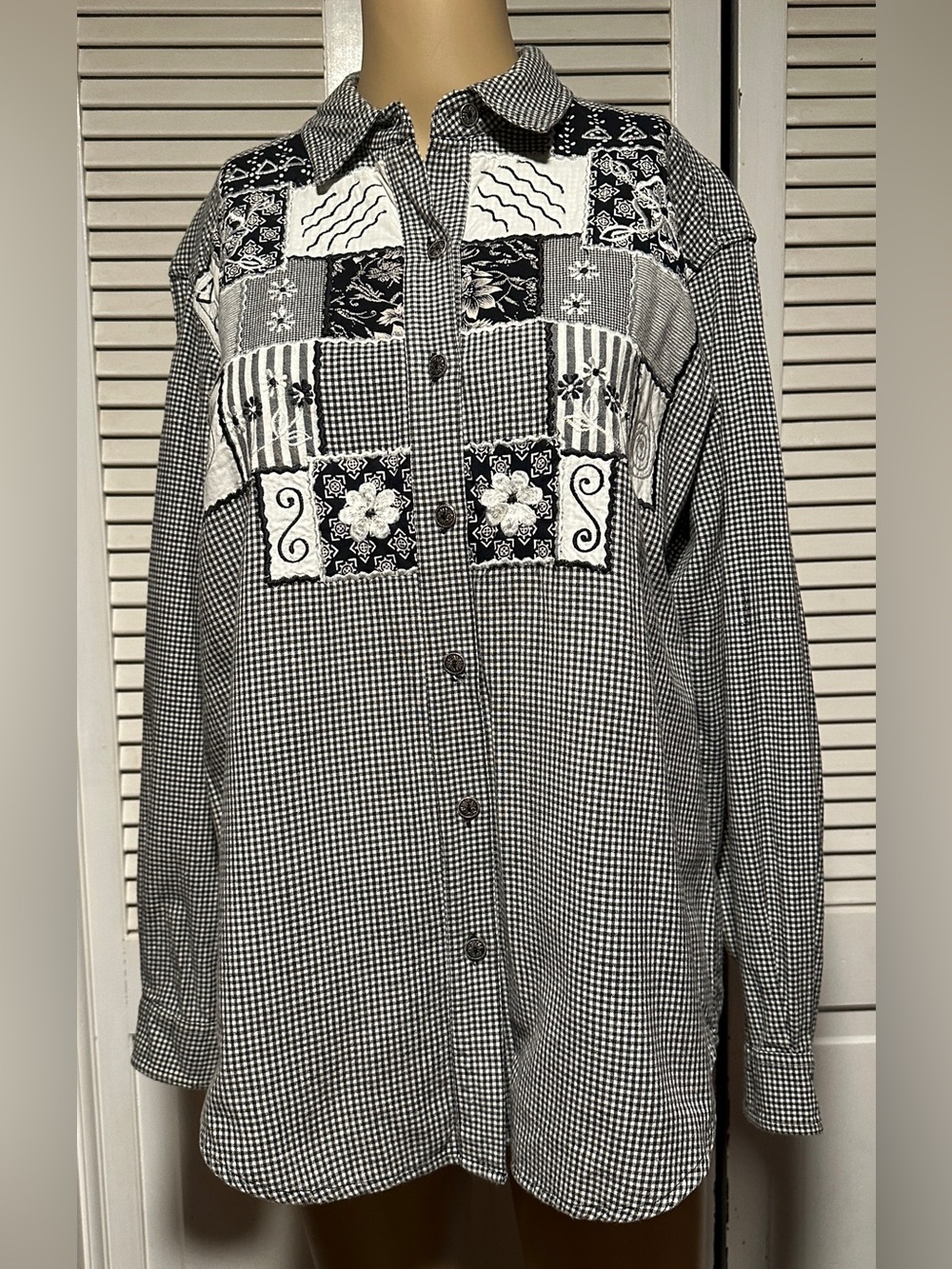 Casey & Max Black White Checkered Embroidery Button Down Top Women’s M